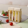 تسليم المناديل الورقية على المناديل الورقية في المطاعم الفاخرة في المقاهي Specification image